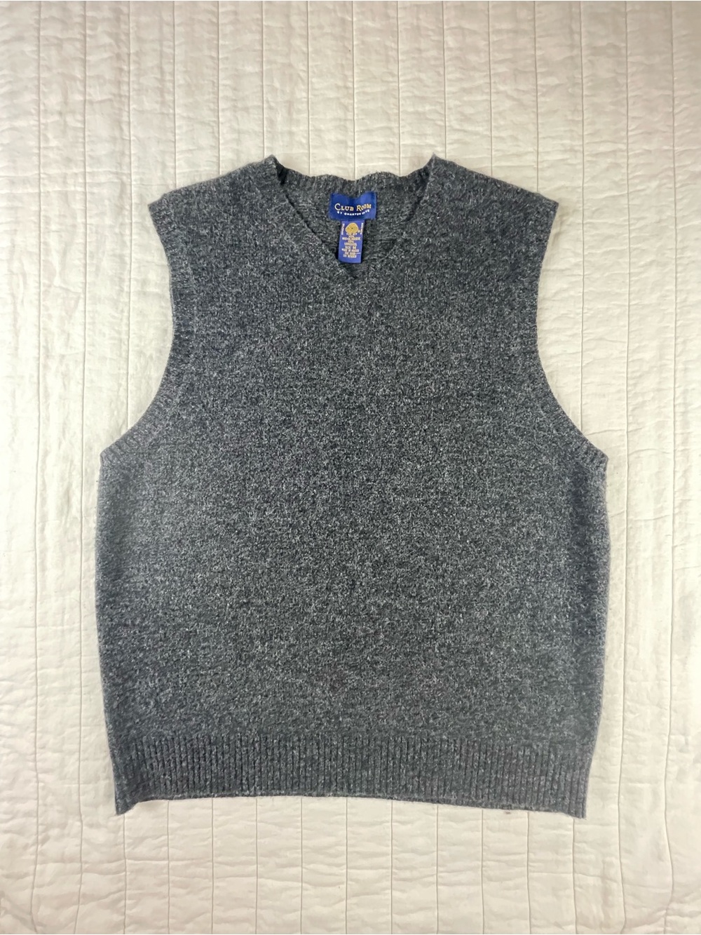 Club Room Men's Wool Charcoal Gray V-Neck Sweater Vest Medium
